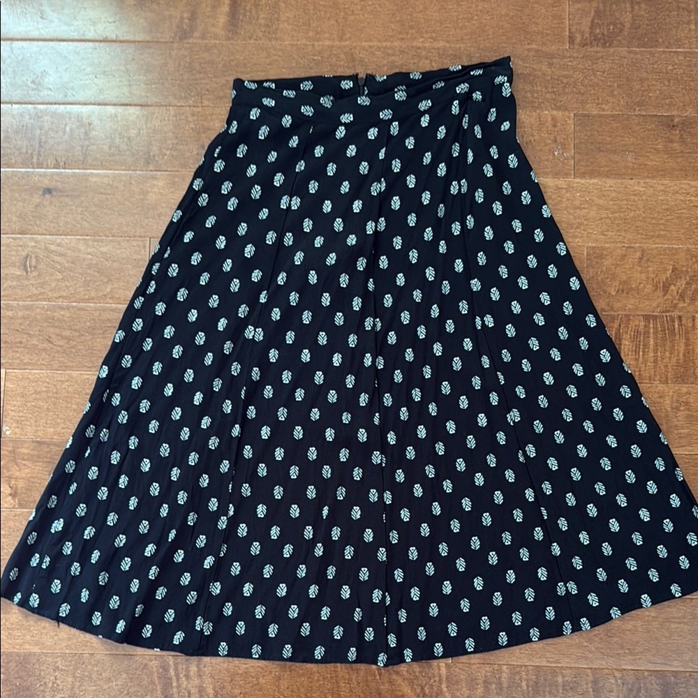 Black and White Patterned Women's Skirt